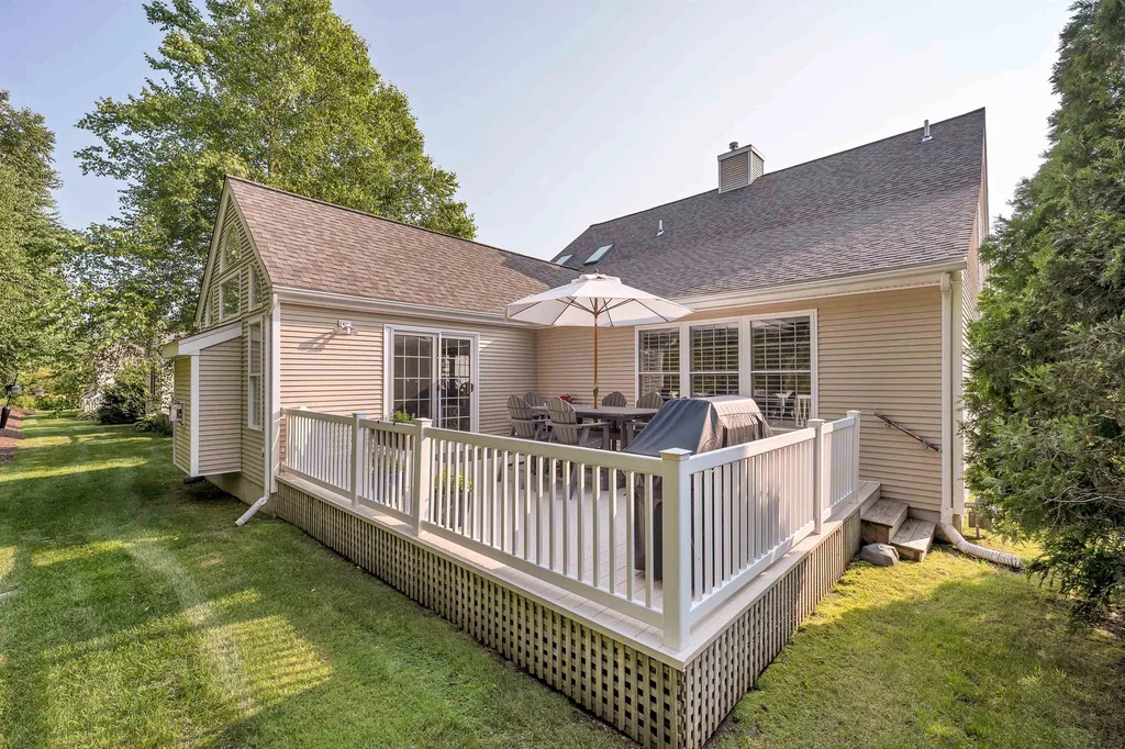 124 Hampton Meadows Hampton NH 03842