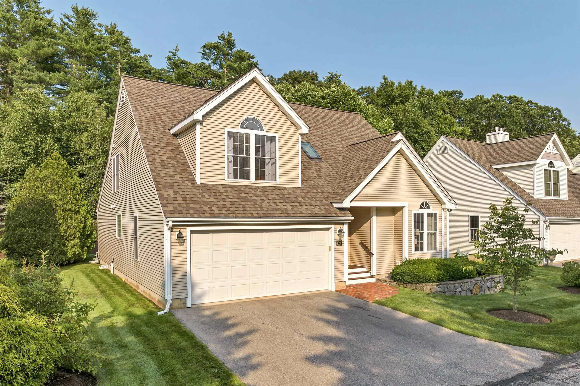 124 Hampton Meadows Hampton NH 03842
