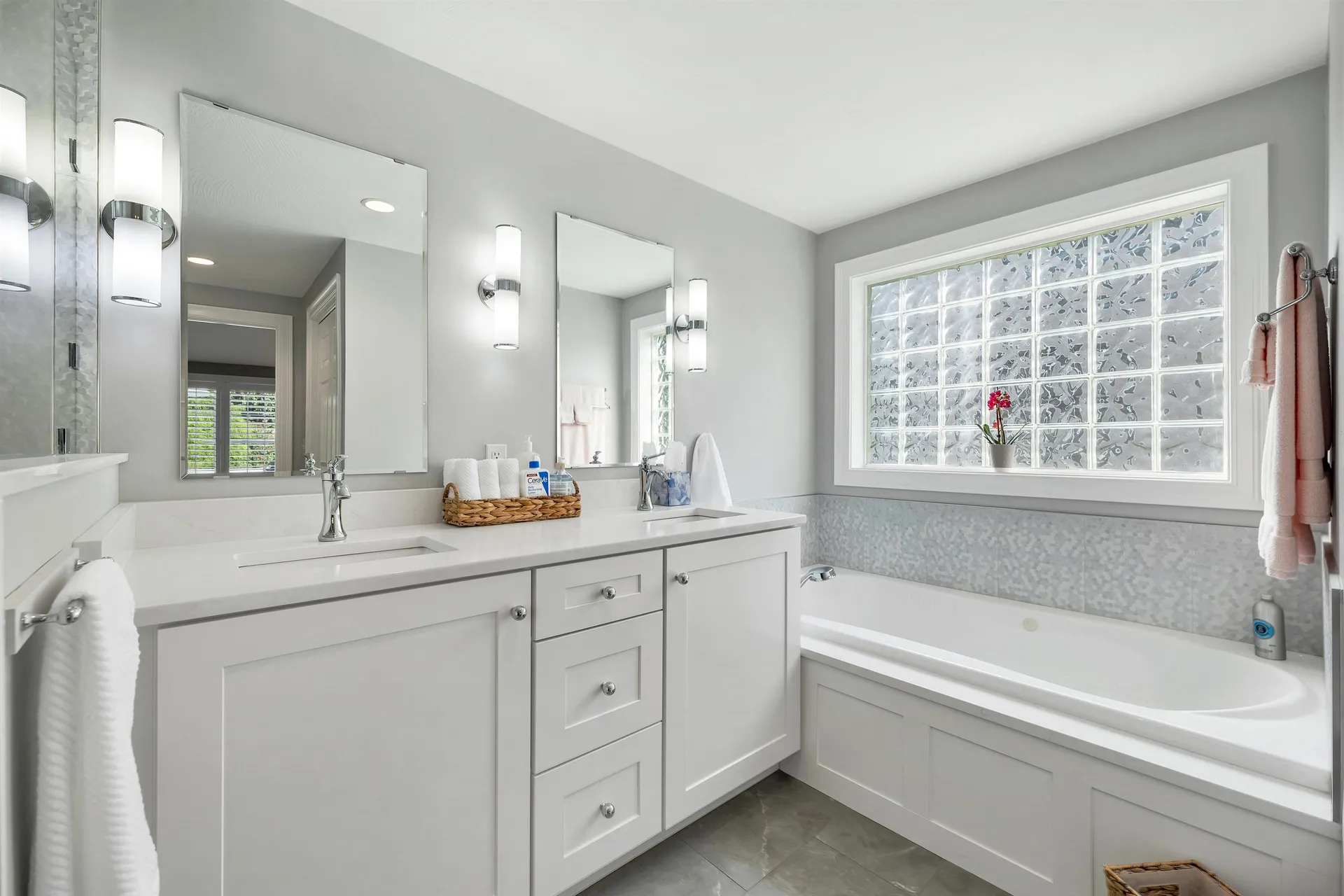 124 Hampton Meadows Hampton NH 03842