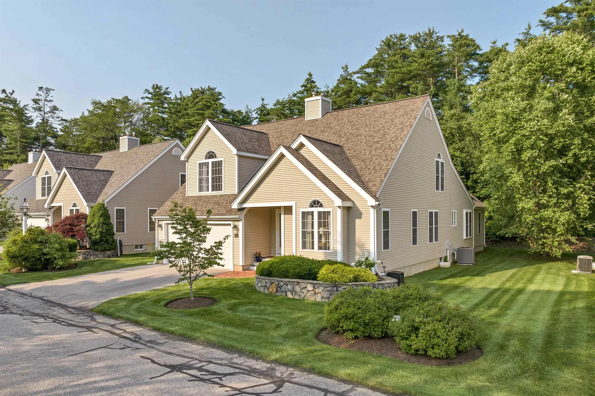 124 Hampton Meadows Hampton NH 03842