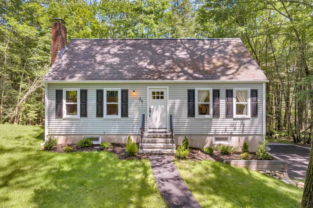 56 Sargent Road Sandown NH 03873