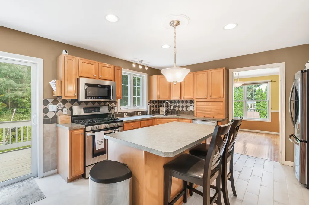 17 Jessica Drive Merrimack NH 03054