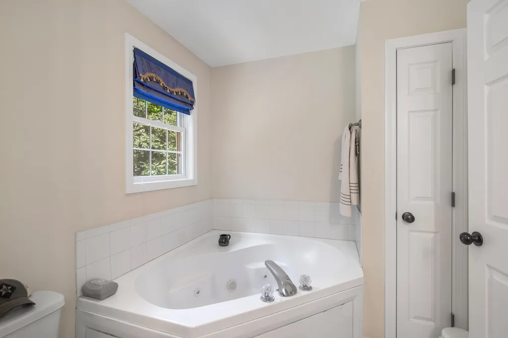 17 Jessica Drive Merrimack NH 03054