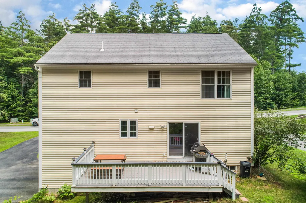 17 Jessica Drive Merrimack NH 03054