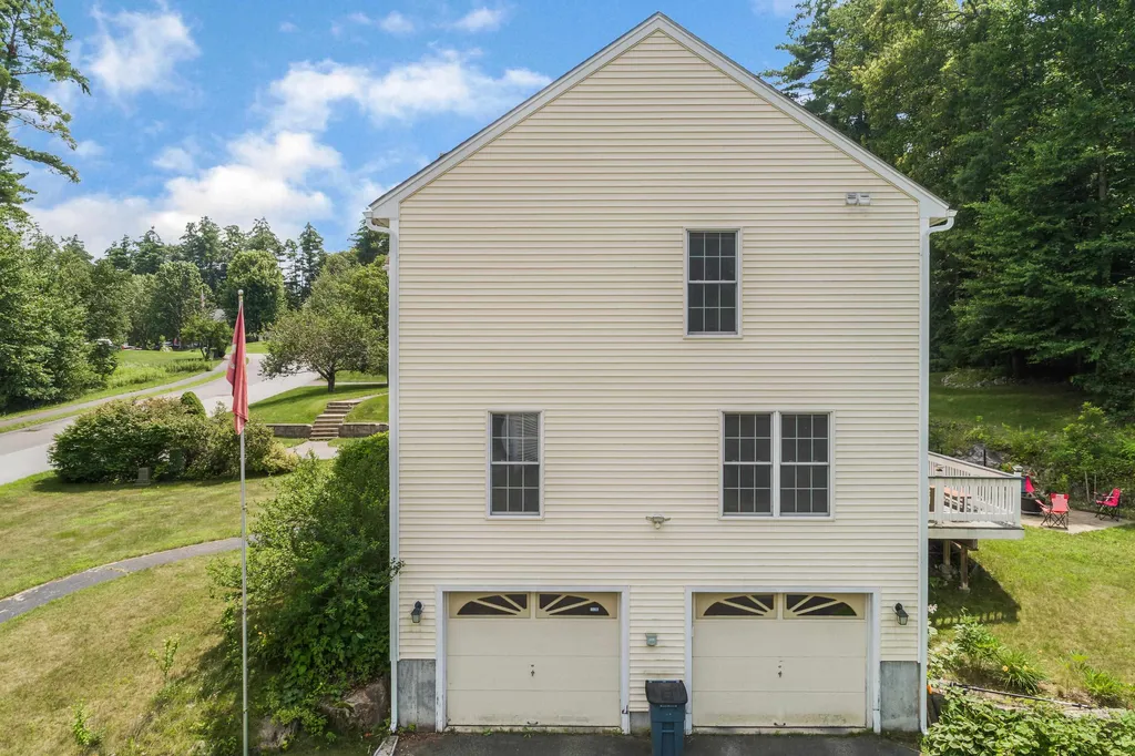 17 Jessica Drive Merrimack NH 03054