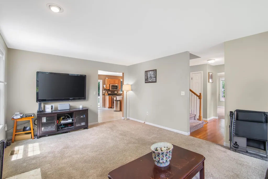 17 Jessica Drive Merrimack NH 03054