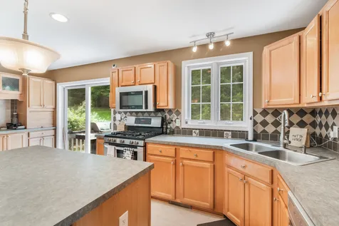 17 Jessica Drive Merrimack NH 03054