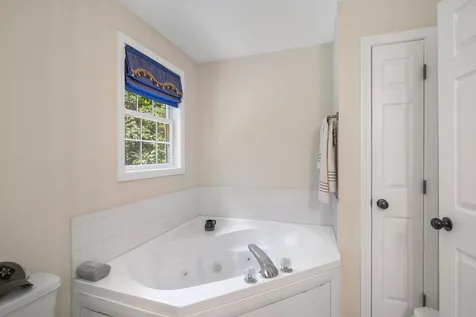 17 Jessica Drive Merrimack NH 03054