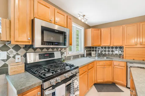 17 Jessica Drive Merrimack NH 03054