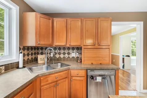 17 Jessica Drive Merrimack NH 03054