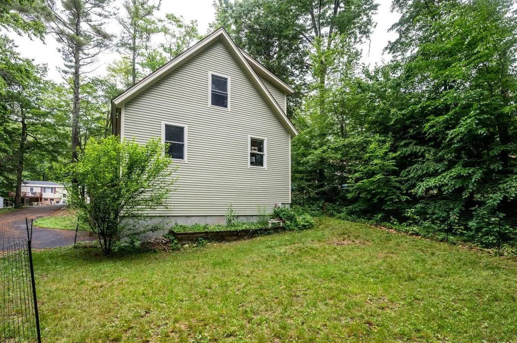 10 Dudley Drive Middleton NH 03887