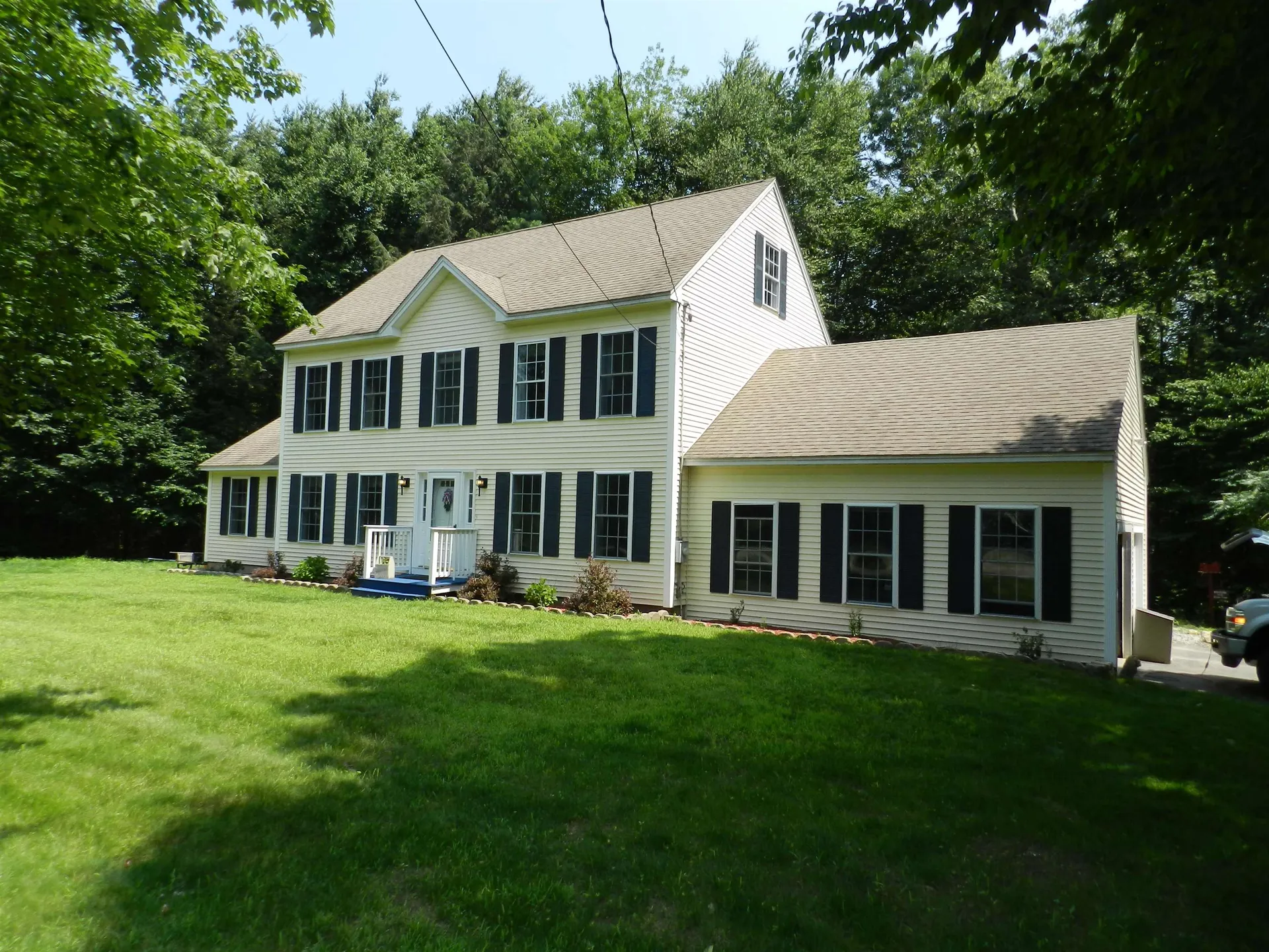 30 Strawberry Lane Raymond NH 03077