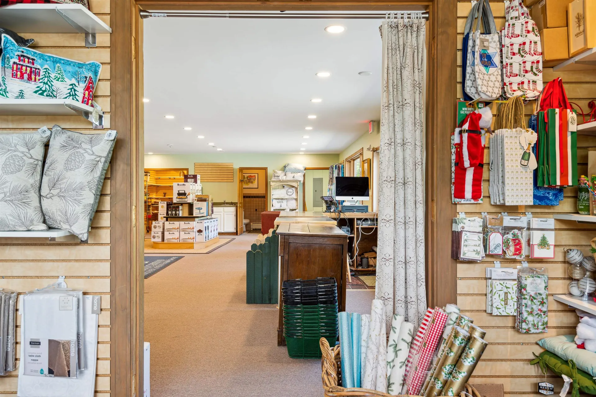 1255 Va Cutoff Road Hartford VT 05001