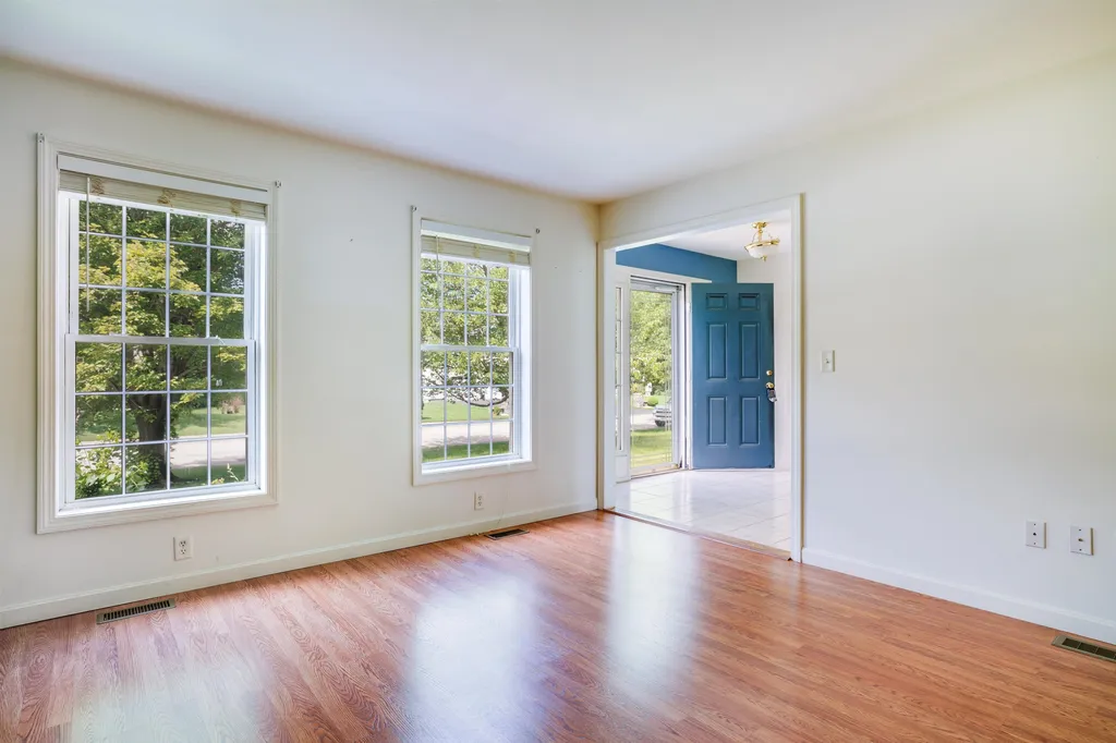 7 Meredith Road Salem NH 03079