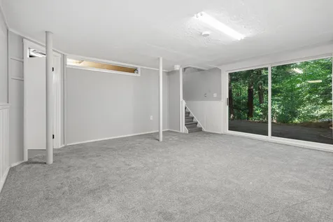 16 Lilac Lane Belmont NH 03220