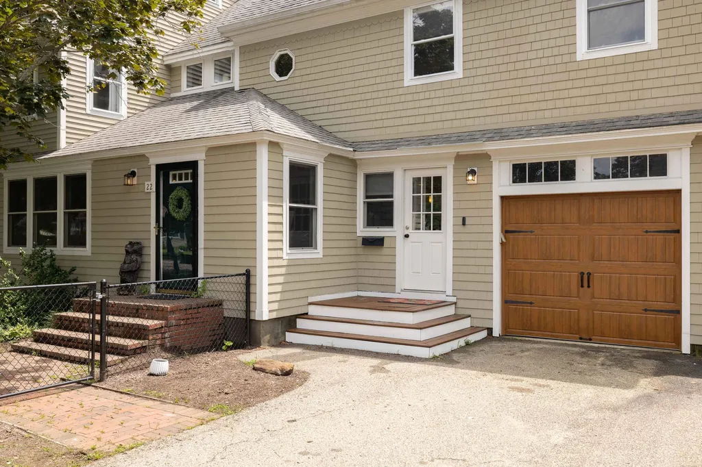 22 Colonial Drive Portsmouth NH 03801