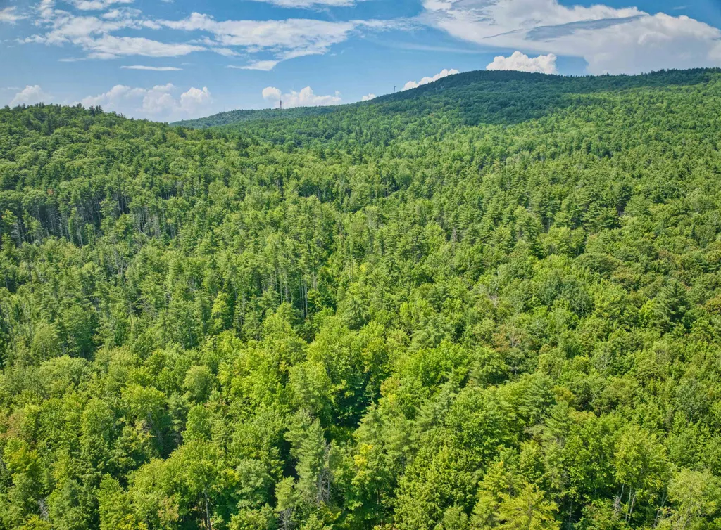 330 E Green Mountain Road Claremont NH 03743
