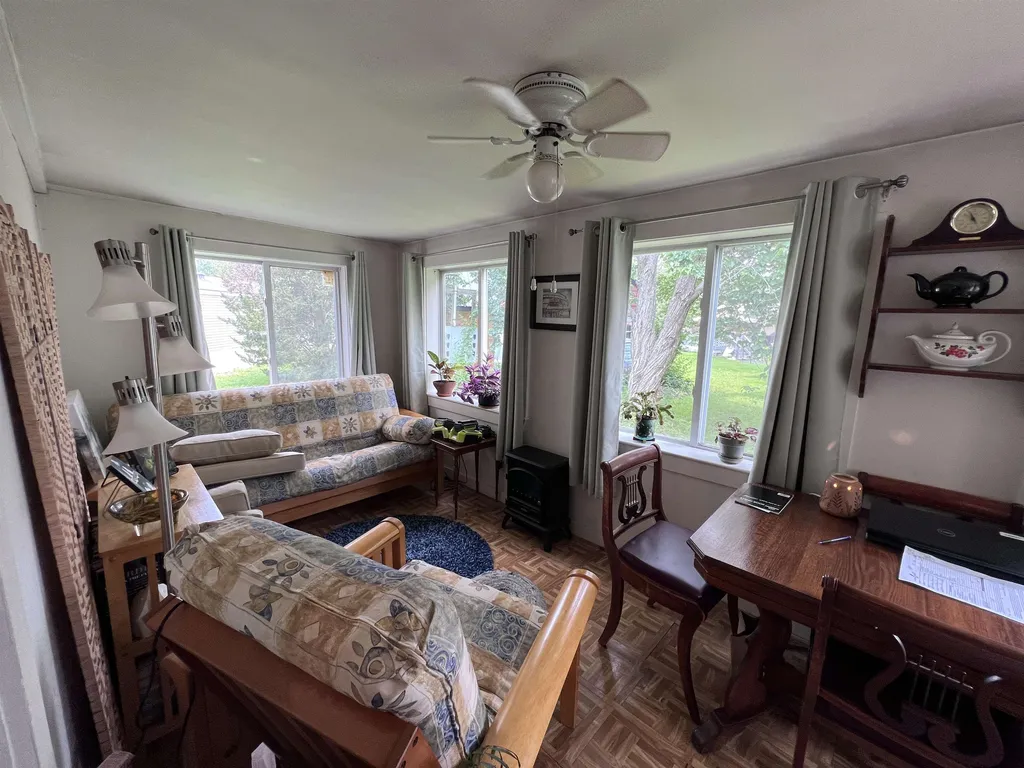 12 Hilton Avenue Exeter NH 03833