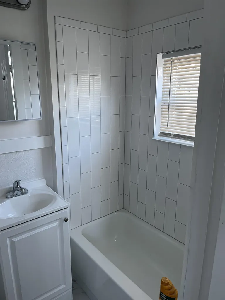 24 Crescent Street Derry NH 03038