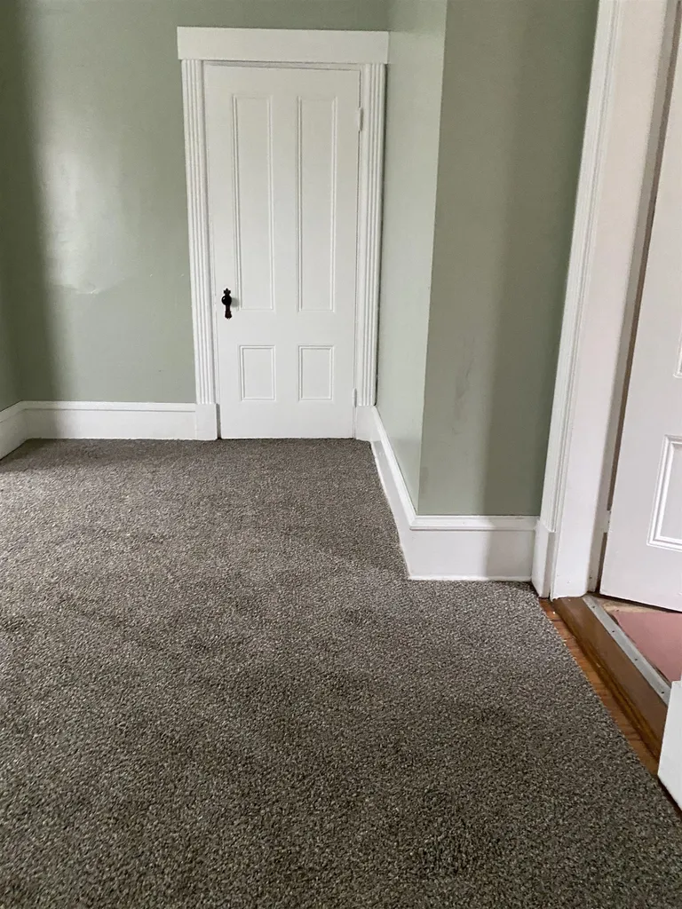 24 Crescent Street Derry NH 03038