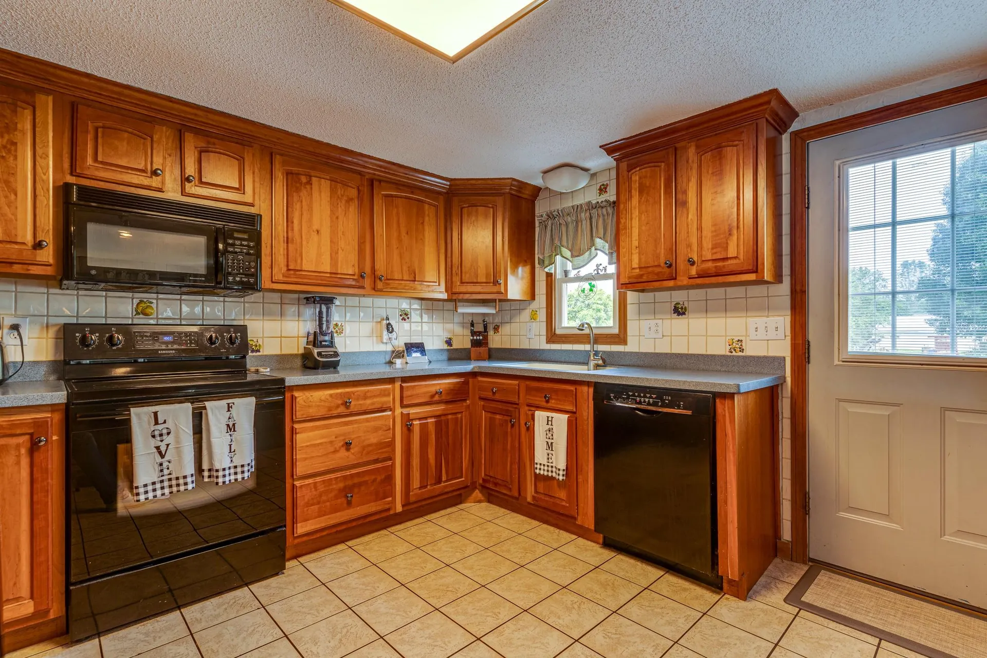 8 Chesley Avenue Somersworth NH 03878