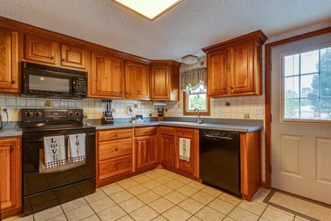 8 Chesley Avenue Somersworth NH 03878
