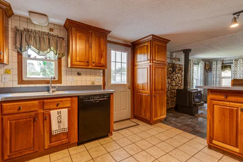 8 Chesley Avenue Somersworth NH 03878