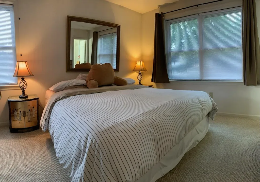 11 Rainbow Avenue Merrimack NH 03054