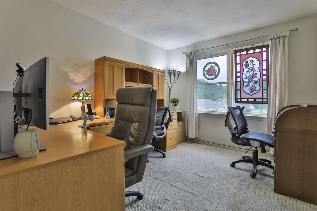 11 Rainbow Avenue Merrimack NH 03054