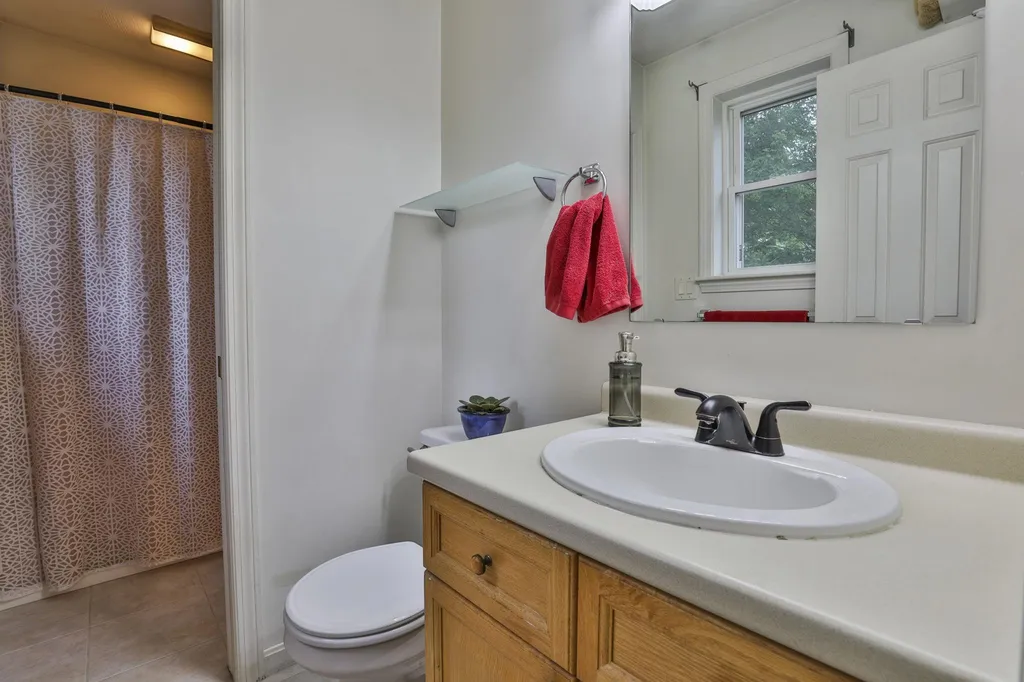 11 Rainbow Avenue Merrimack NH 03054