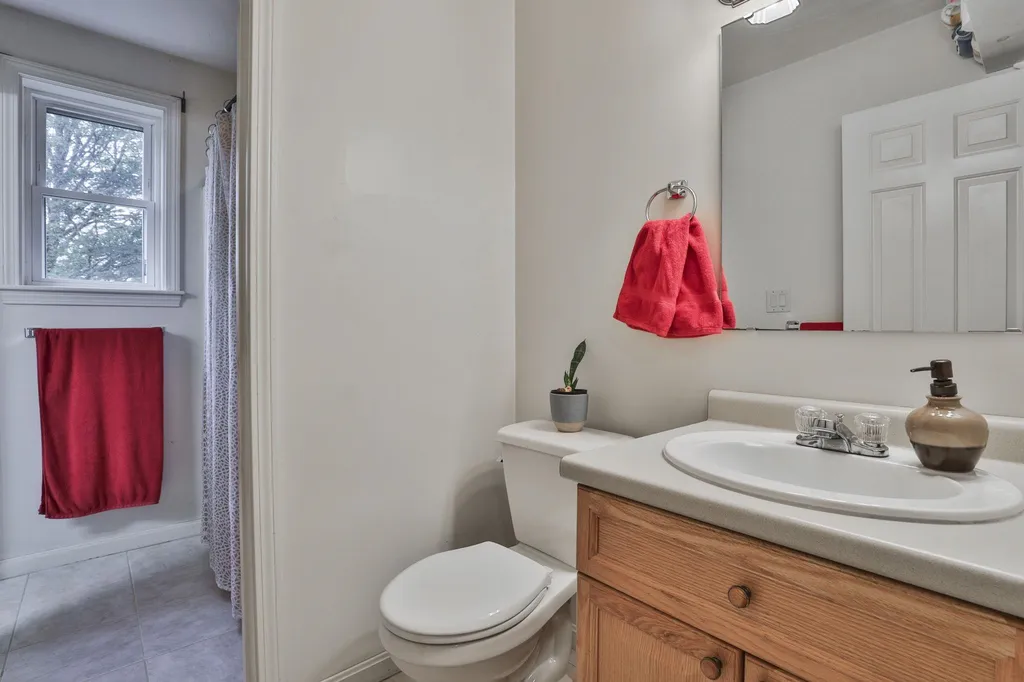 11 Rainbow Avenue Merrimack NH 03054