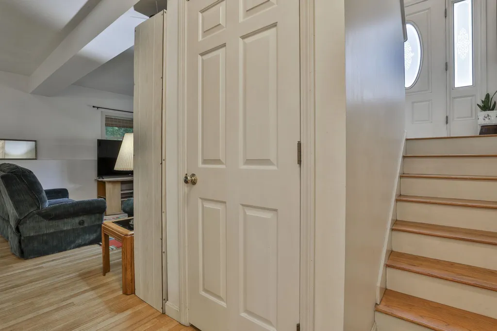 11 Rainbow Avenue Merrimack NH 03054