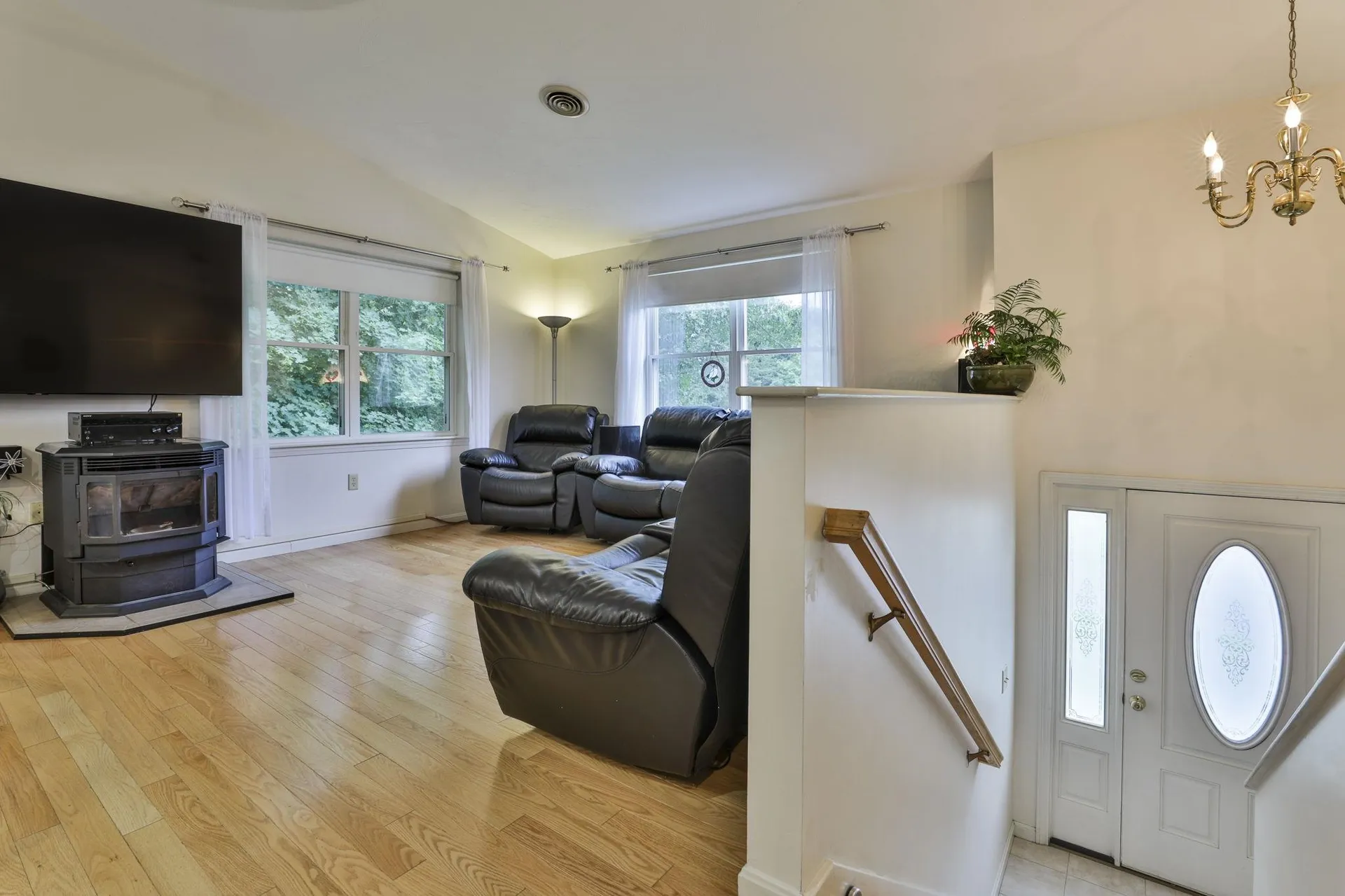 11 Rainbow Avenue Merrimack NH 03054