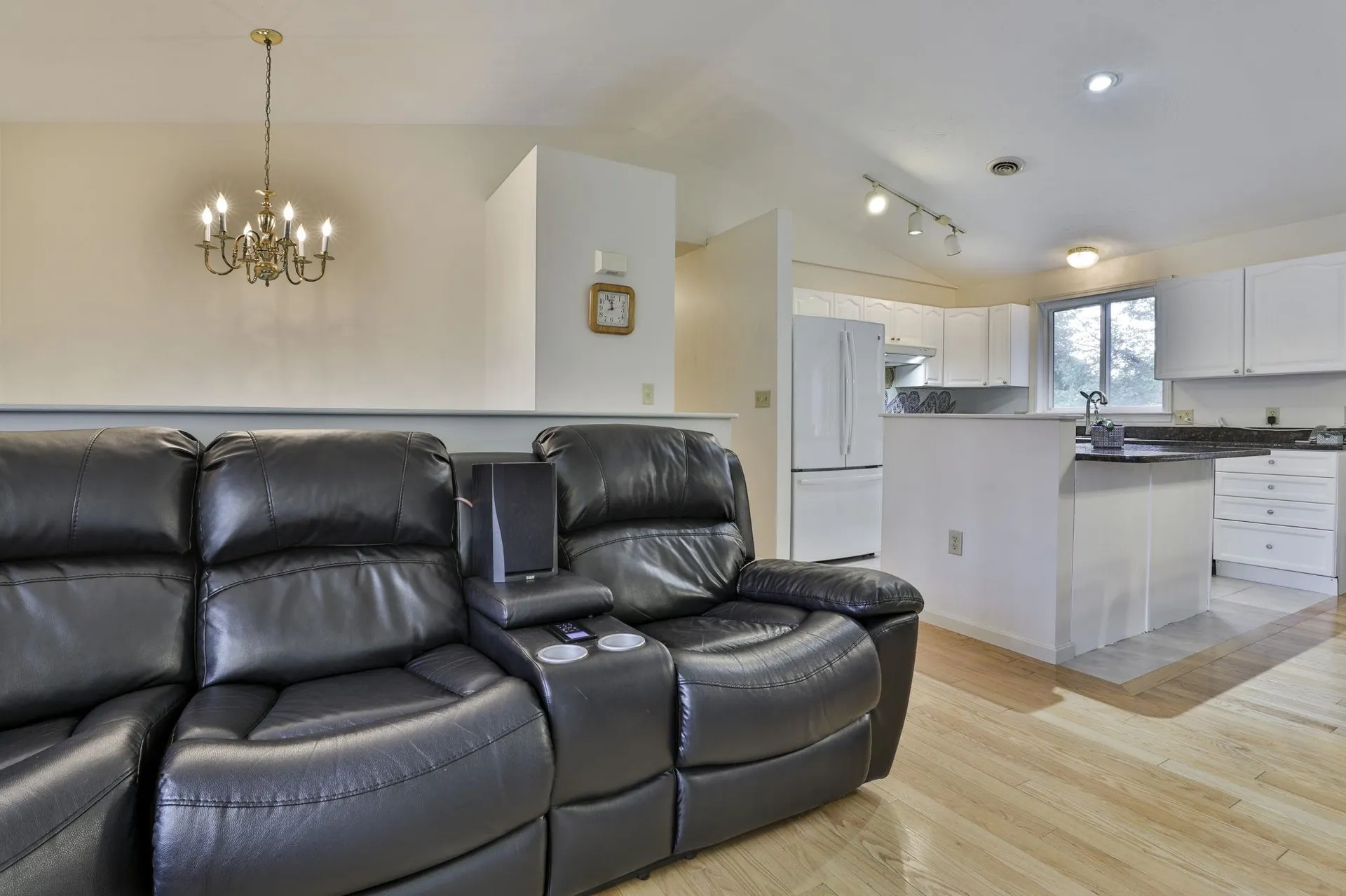 11 Rainbow Avenue Merrimack NH 03054