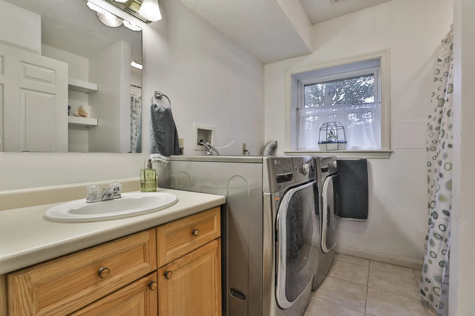 11 Rainbow Avenue Merrimack NH 03054