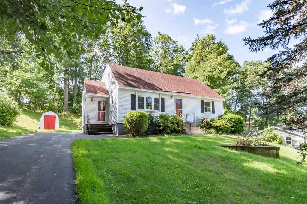 17 Lockness Drive Nashua NH 03062