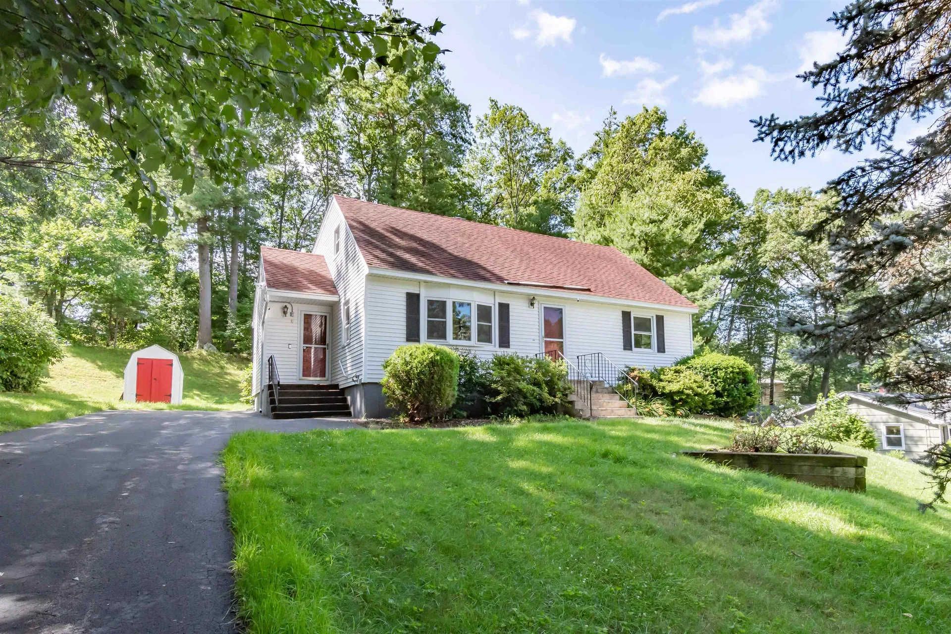 17 Lockness Drive Nashua NH 03062