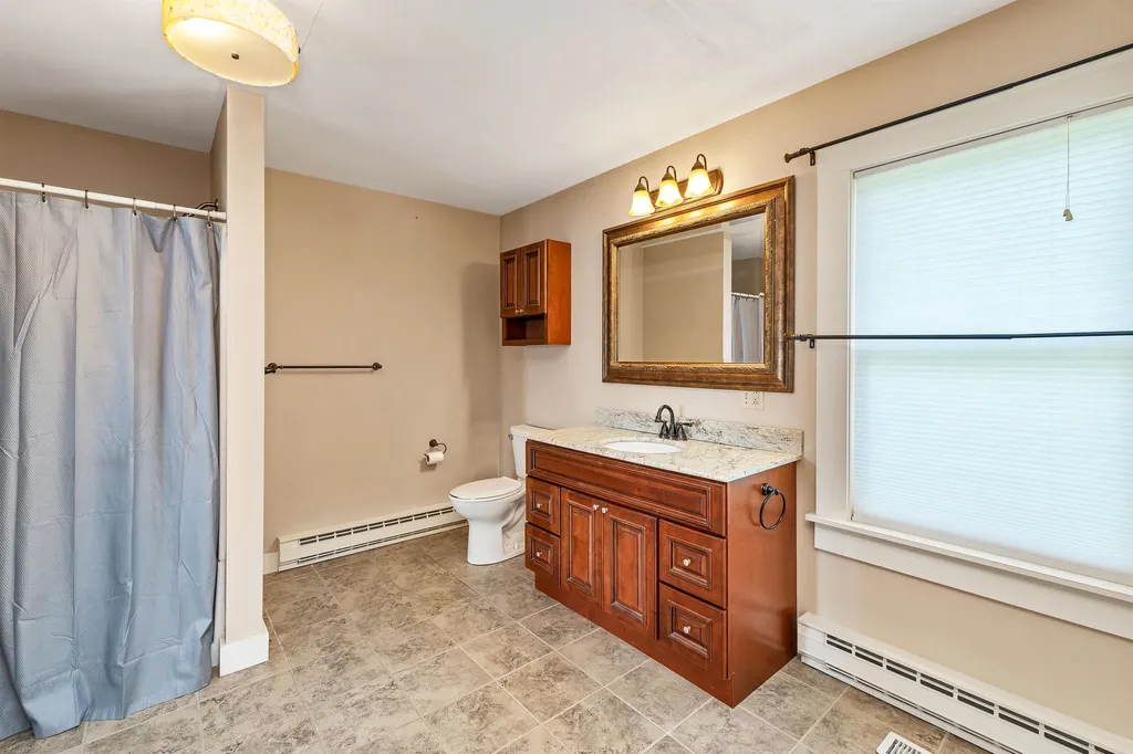 18 Twigg Street Gilmanton NH 03237