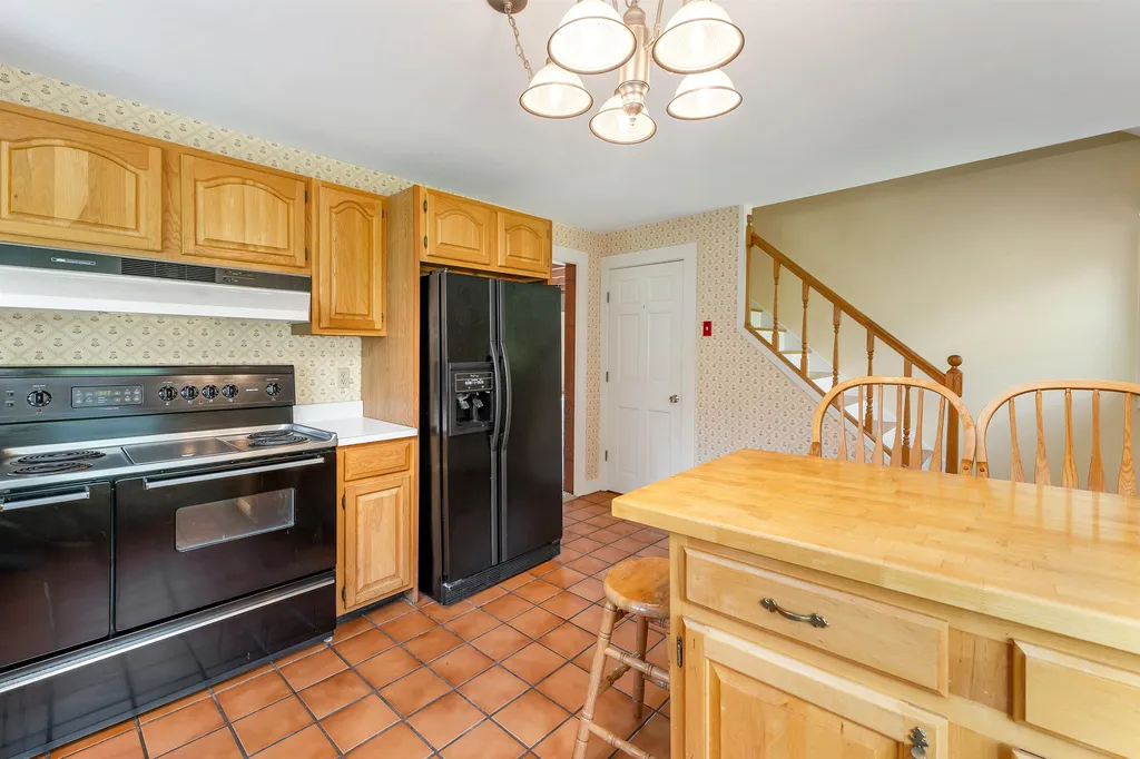 18 Twigg Street Gilmanton NH 03237