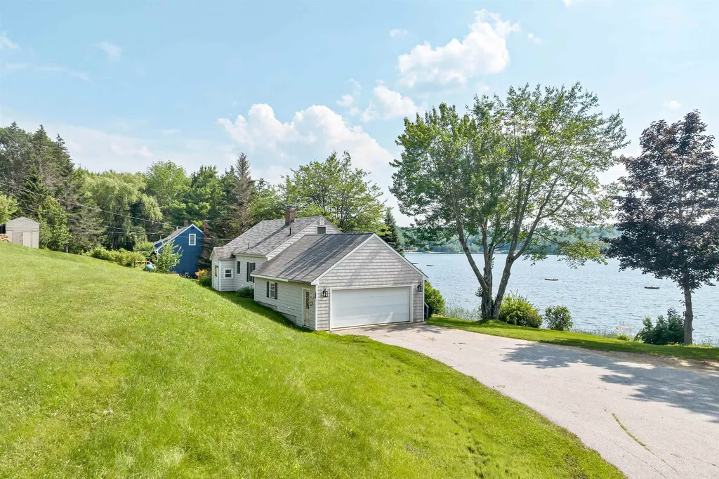 18 Twigg Street Gilmanton NH 03237