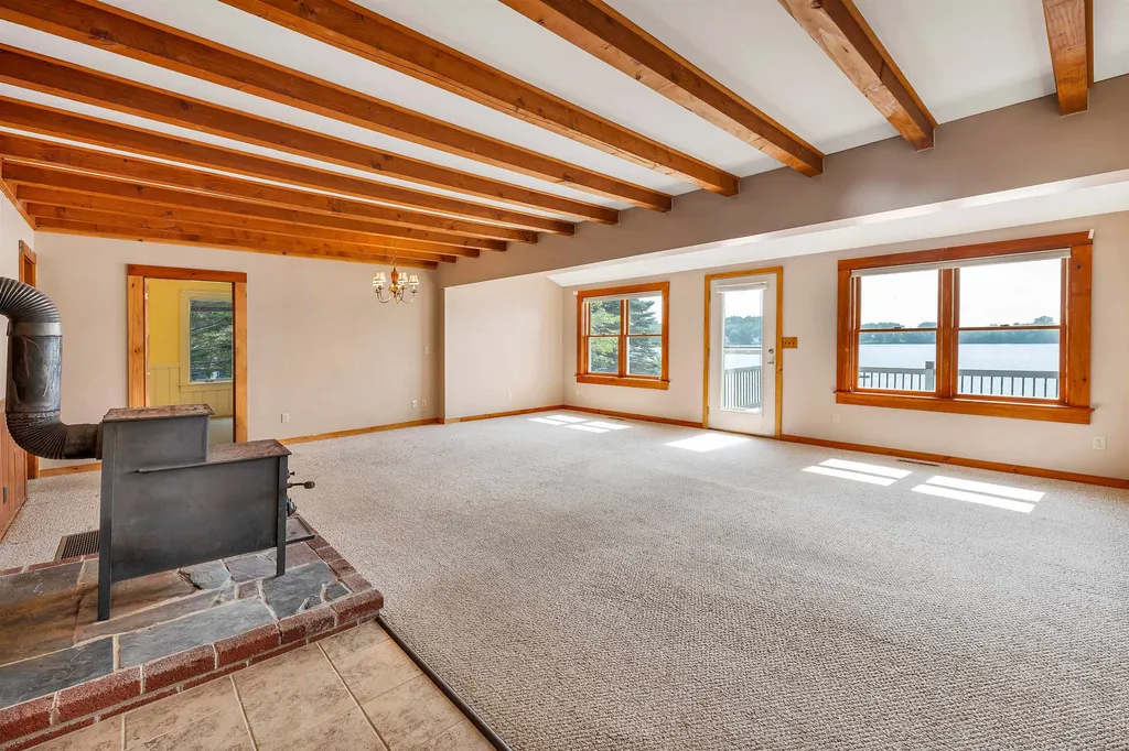 18 Twigg Street Gilmanton NH 03237