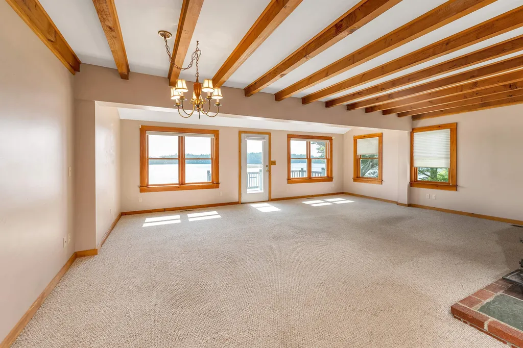18 Twigg Street Gilmanton NH 03237