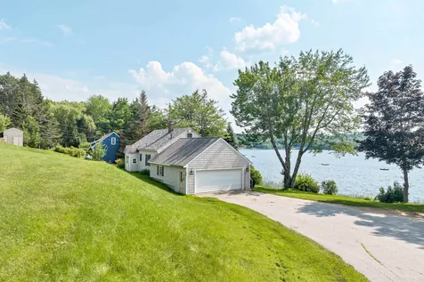 18 Twigg Street Gilmanton NH 03237