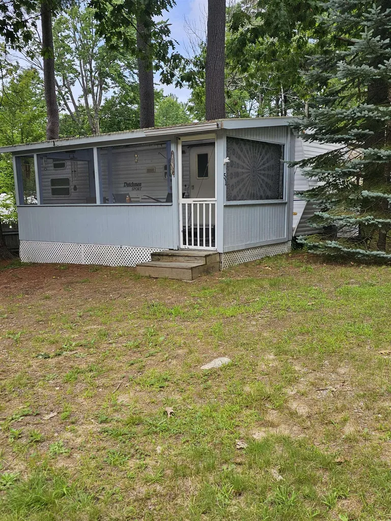 554 Endicott N Street Laconia NH 03246