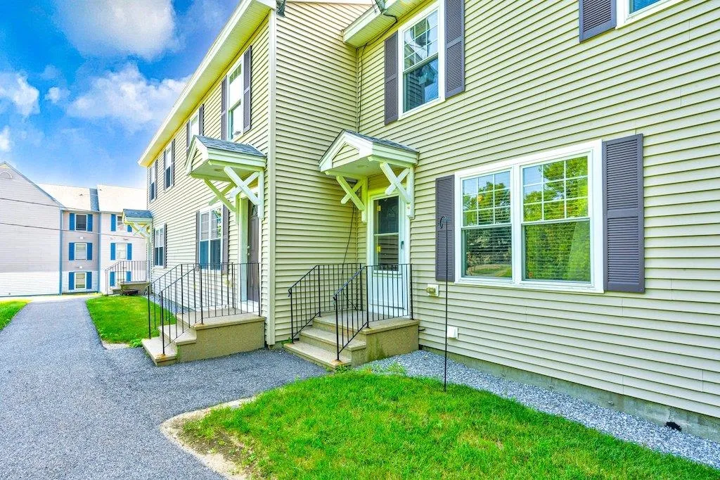 162 Karatzas Avenue Manchester NH 03104