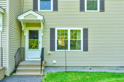162 Karatzas Avenue Manchester NH 03104