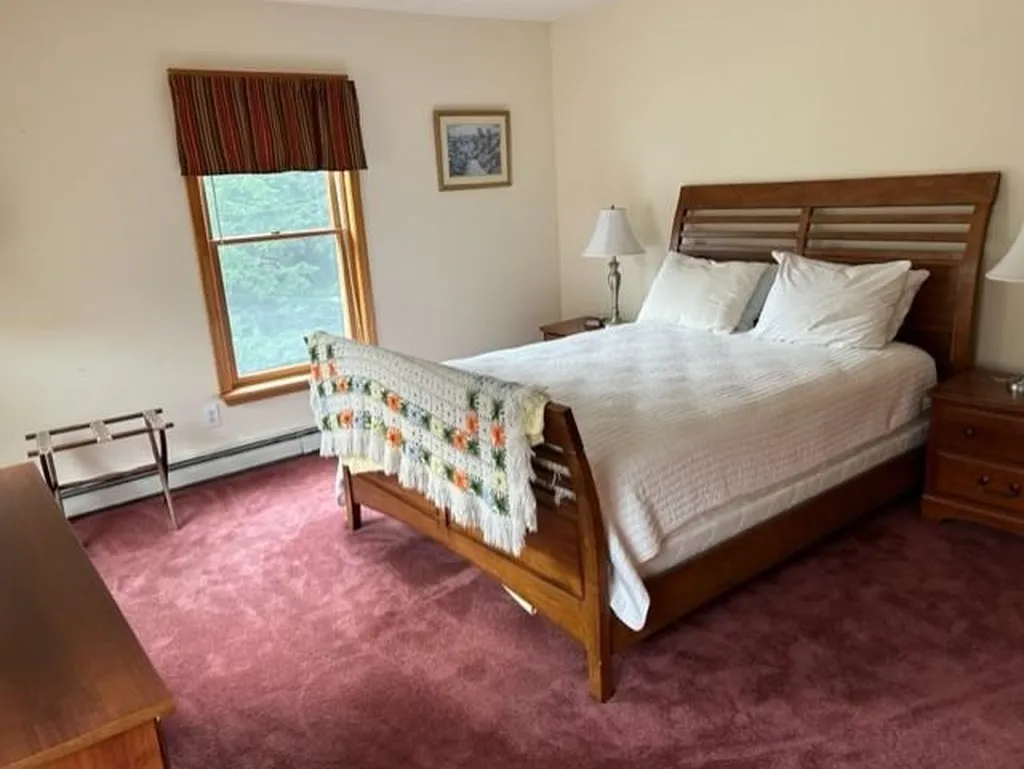 197 Burnt Hill Road New London NH 03257