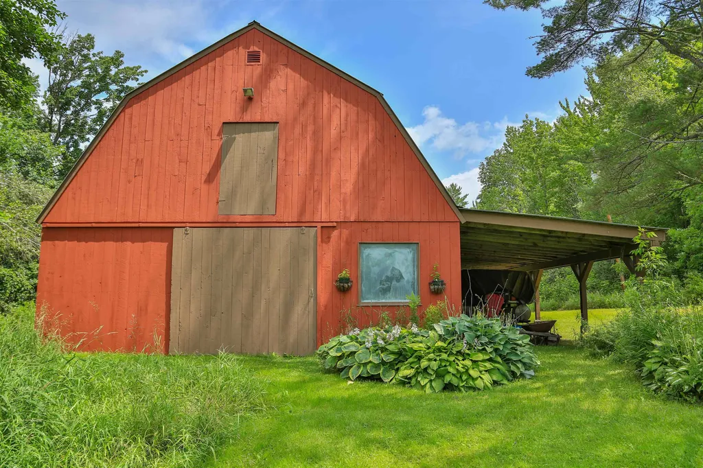 87 Buffalo Road Lancaster NH 03584