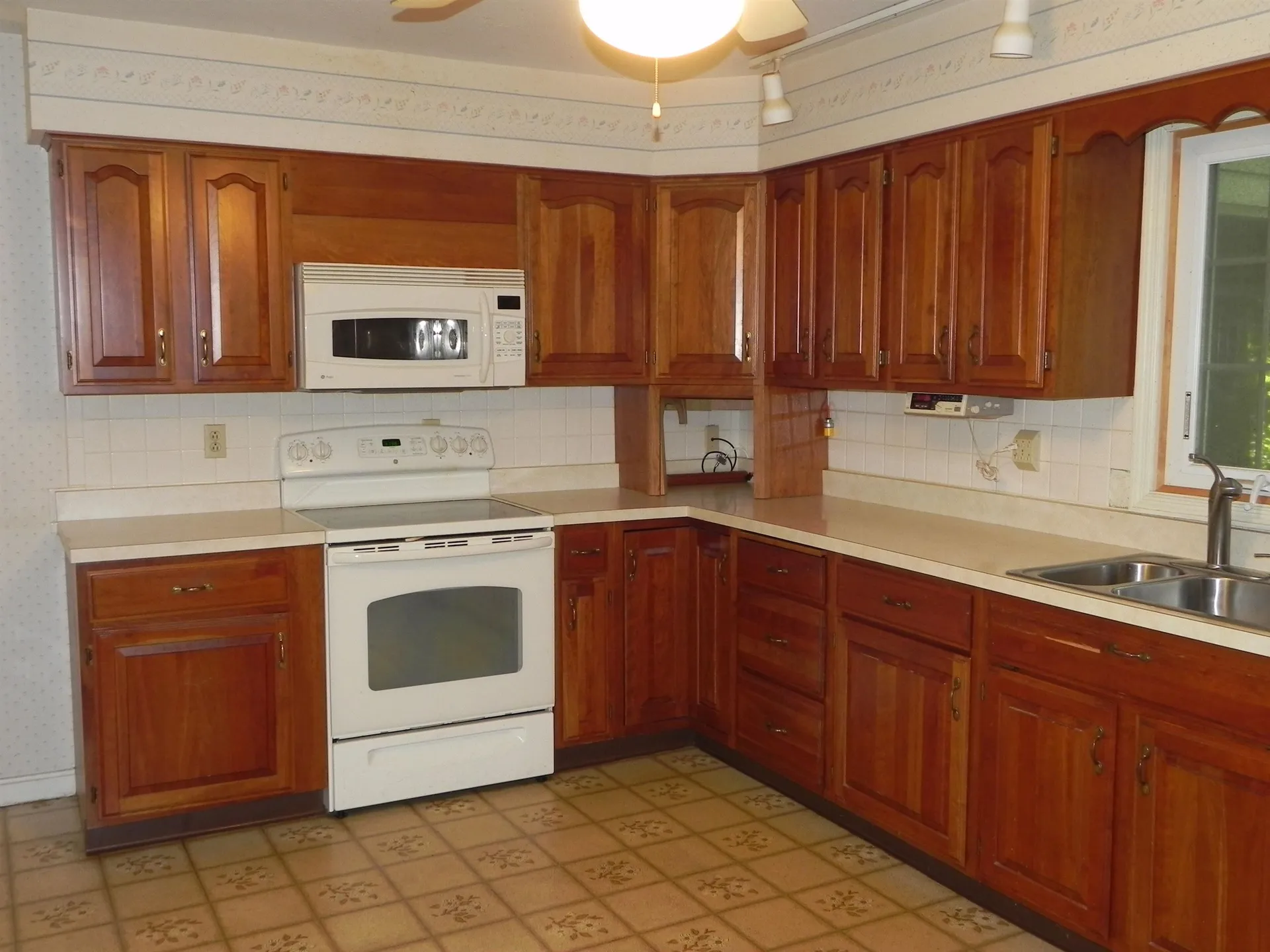 25 Andrews Avenue South Burlington VT 05403