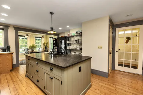 47 Rockingham Road Auburn NH 03032